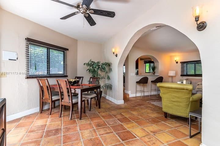 Active With Contract: $1,000,000 (0 beds, 0 baths, 3776 Square Feet)