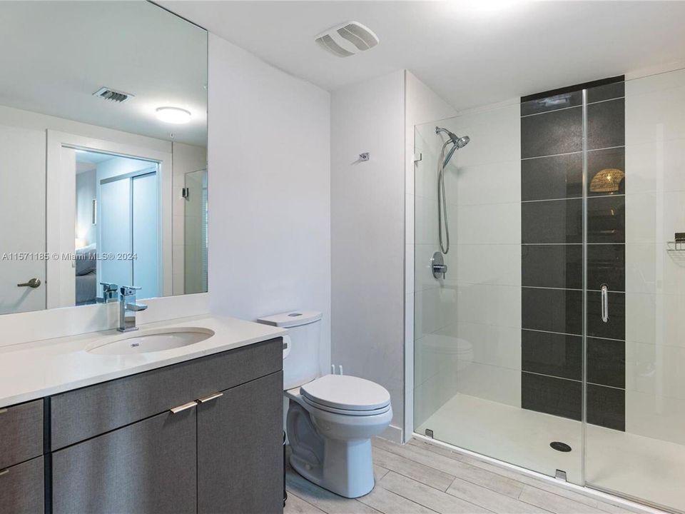 Recientemente alquilado: $3,950 (2 camas, 2 baños, 814 Pies cuadrados)