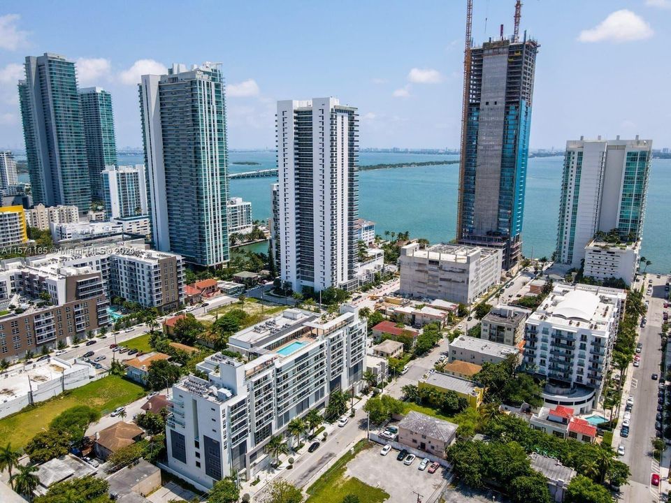 Recientemente alquilado: $3,950 (2 camas, 2 baños, 814 Pies cuadrados)