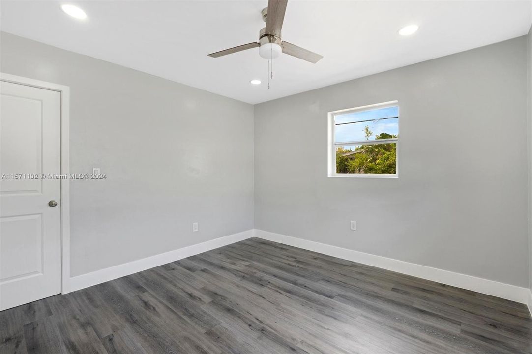 Active With Contract: $3,795 (3 beds, 2 baths, 0 Square Feet)