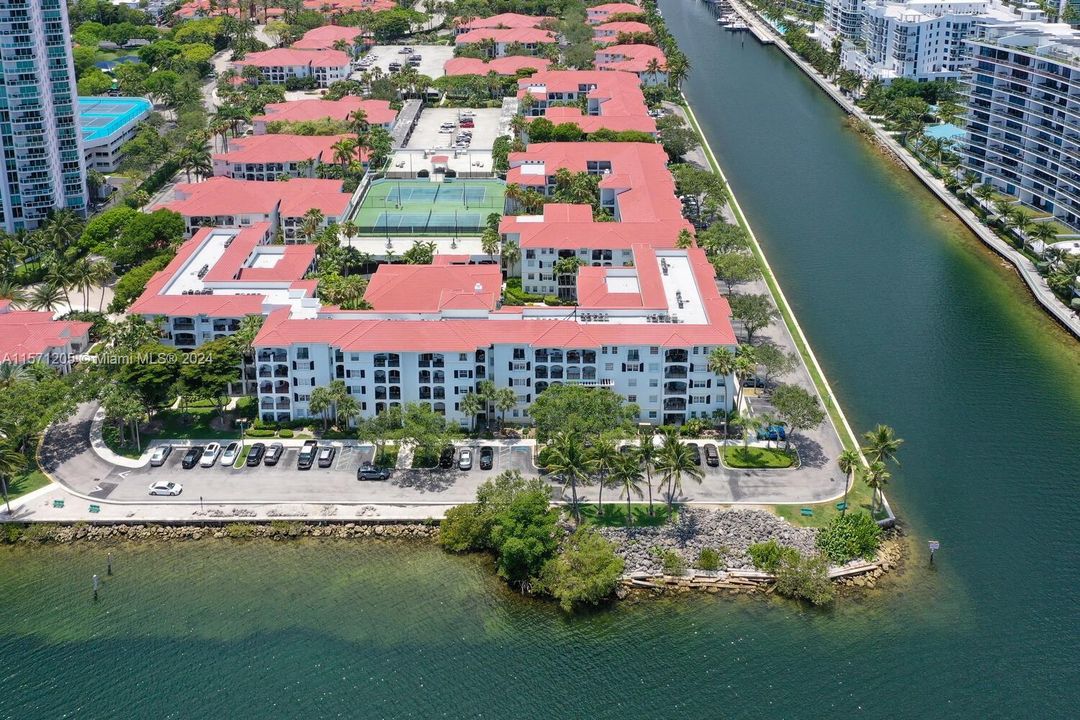 Recently Rented: $3,200 (2 beds, 2 baths, 1024 Square Feet)