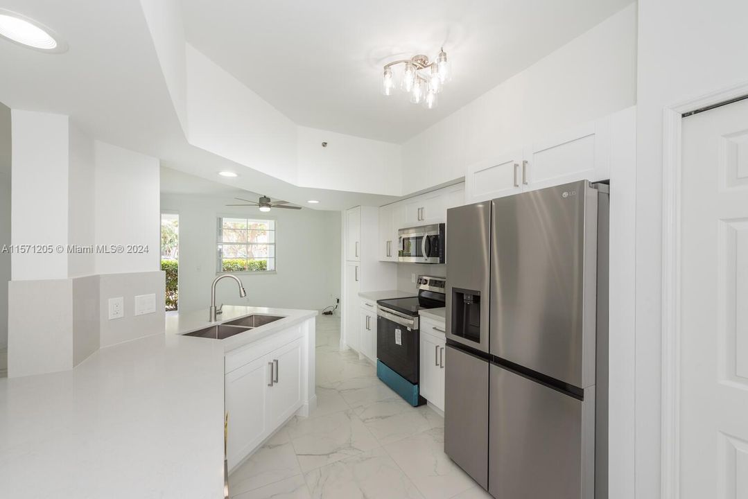 Recently Rented: $3,200 (2 beds, 2 baths, 1024 Square Feet)