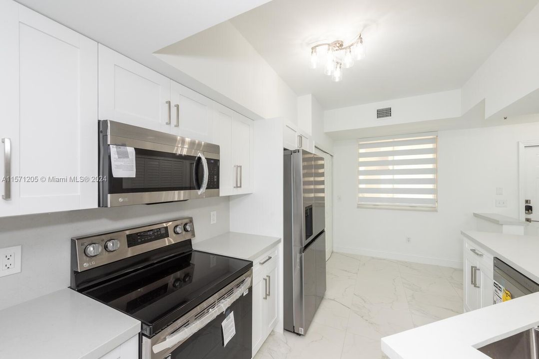 Recently Rented: $3,200 (2 beds, 2 baths, 1024 Square Feet)