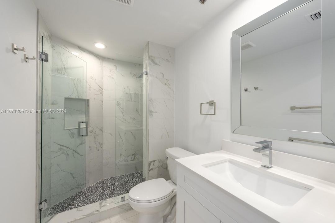 Recently Rented: $3,200 (2 beds, 2 baths, 1024 Square Feet)