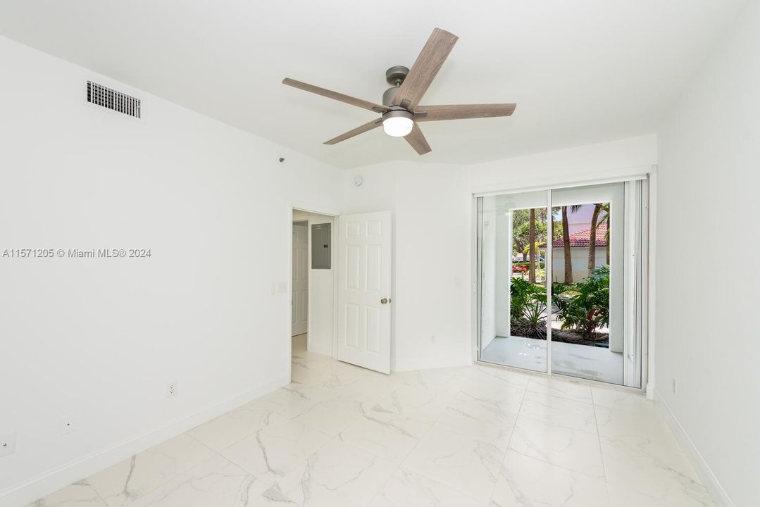 Recently Rented: $3,200 (2 beds, 2 baths, 1024 Square Feet)