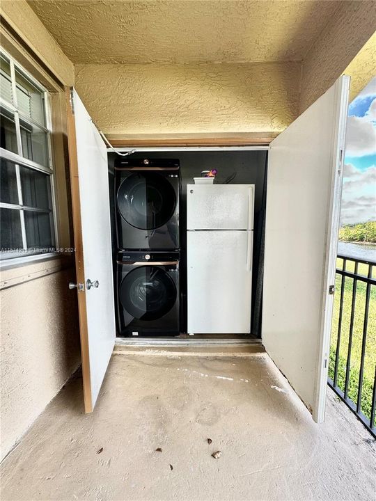 Active With Contract: $2,800 (3 beds, 2 baths, 1330 Square Feet)