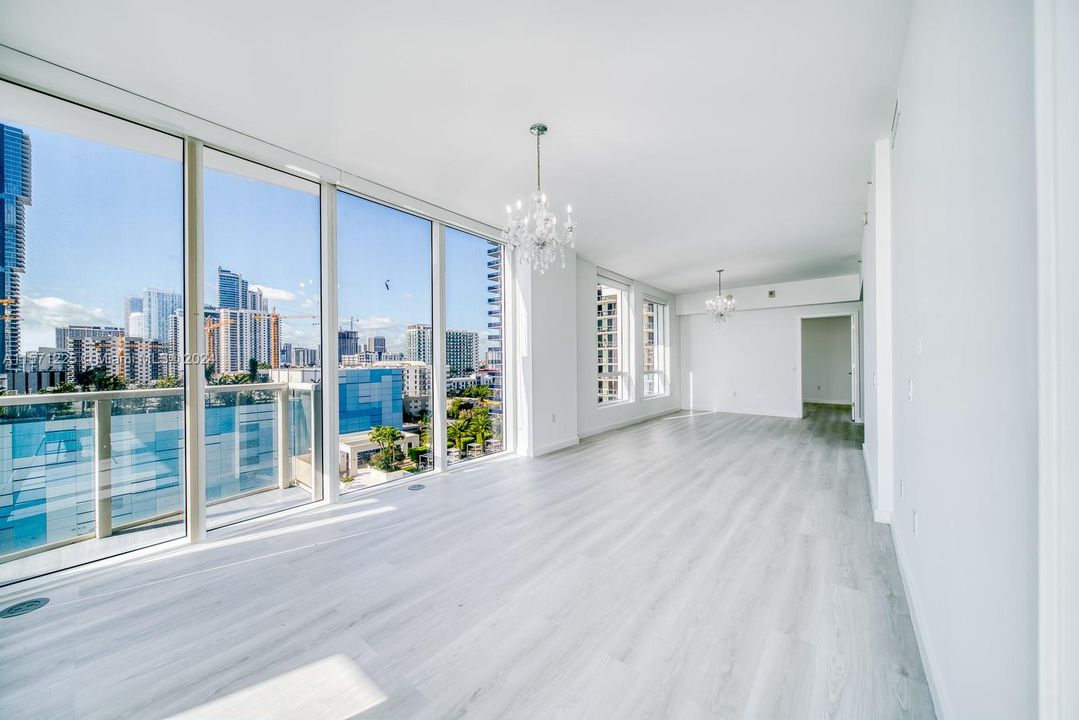 Active With Contract: $4,990 (2 beds, 2 baths, 1140 Square Feet)