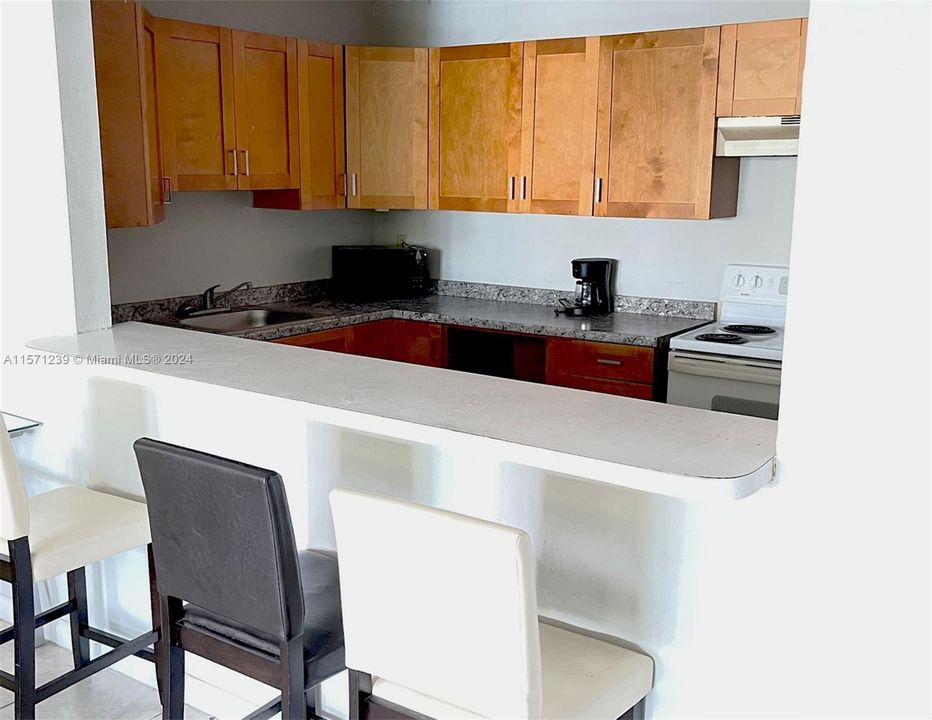 For Sale: $180,000 (2 beds, 1 baths, 1075 Square Feet)