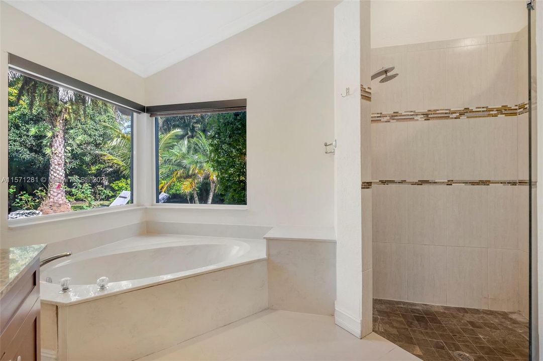 Недавно арендовано: $6,000 (4 спален, 3 ванн, 3134 Квадратных фут)
