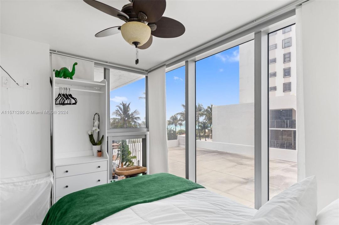 For Sale: $539,999 (1 beds, 2 baths, 1190 Square Feet)
