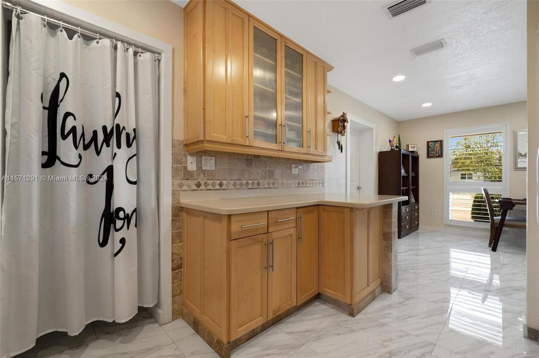 Recently Sold: $699,000 (3 beds, 3 baths, 1404 Square Feet)
