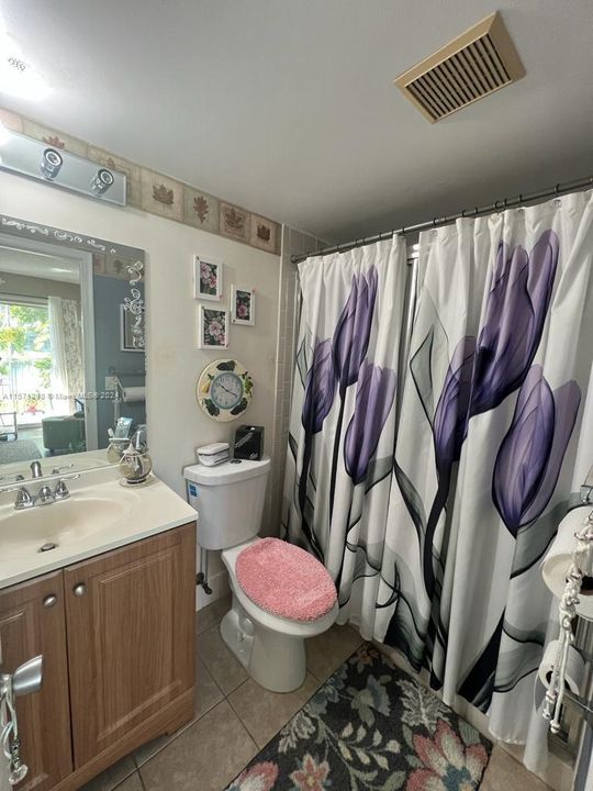 Active With Contract: $159,000 (1 beds, 1 baths, 811 Square Feet)