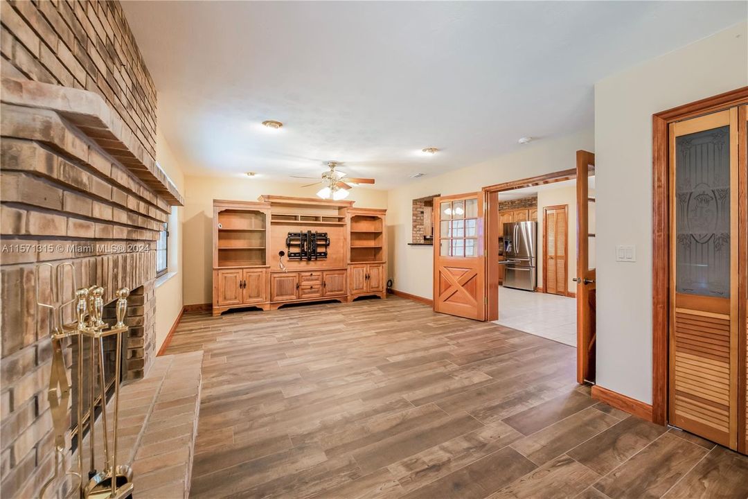 Active With Contract: $640,000 (3 beds, 2 baths, 1899 Square Feet)