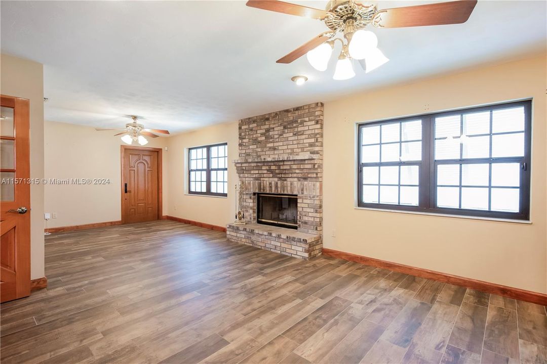 Active With Contract: $640,000 (3 beds, 2 baths, 1899 Square Feet)