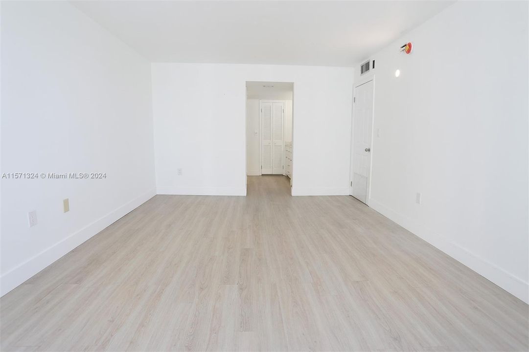 For Rent: $4,700 (2 beds, 2 baths, 1027 Square Feet)