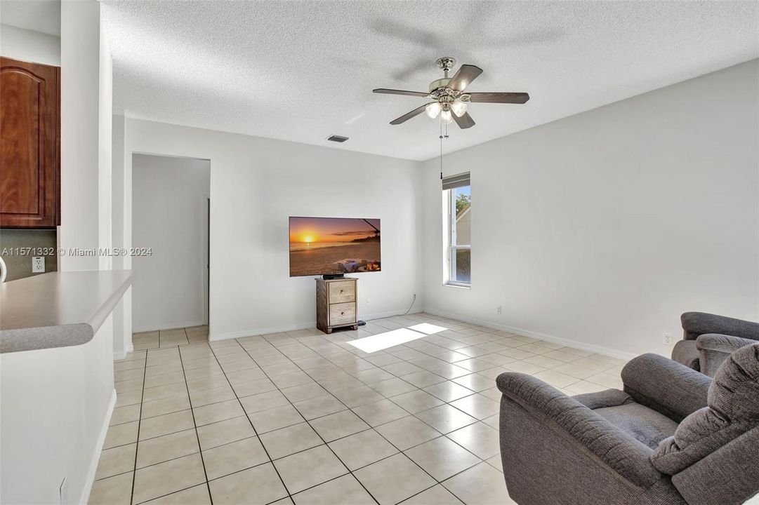 Active With Contract: $779,900 (4 beds, 2 baths, 2578 Square Feet)
