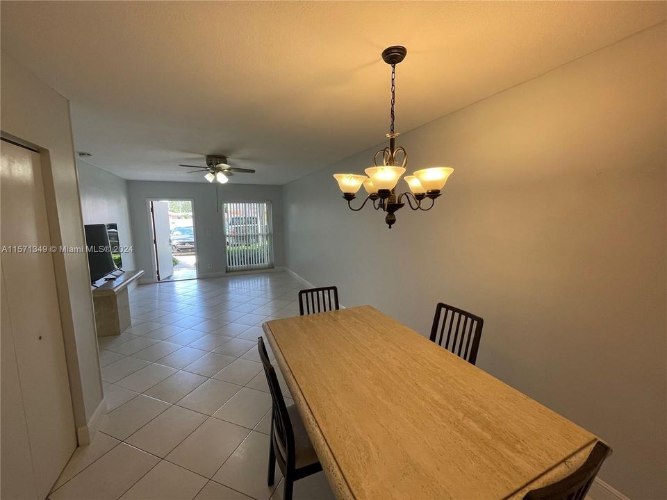 Recently Rented: $1,675 (1 beds, 1 baths, 700 Square Feet)