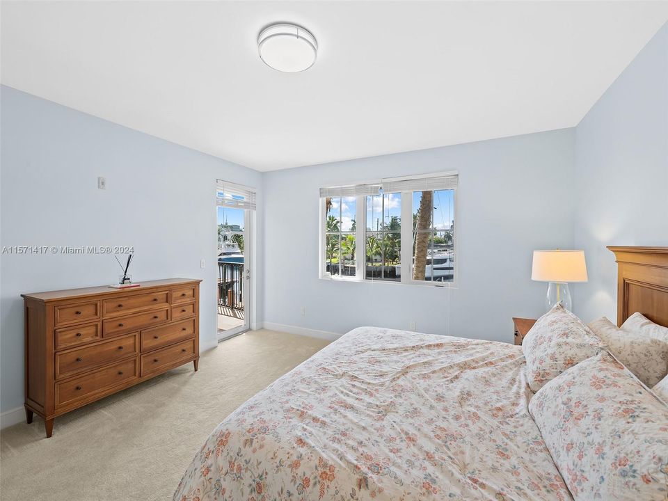 For Sale: $1,695,000 (2 beds, 2 baths, 2120 Square Feet)