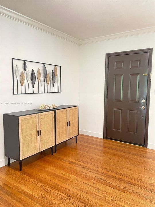 最近售出: $2,650,000 (4 贝兹, 3 浴室, 2793 平方英尺)