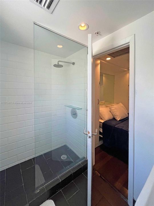 В аренду: $2,400 (0 спален, 1 ванн, 715 Квадратных фут)