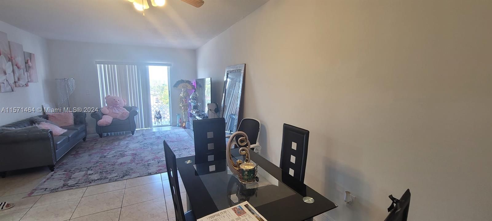 For Sale: $290,000 (2 beds, 1 baths, 813 Square Feet)