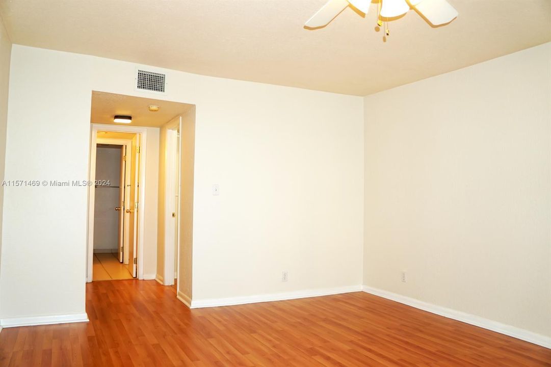 For Rent: $3,000 (3 beds, 3 baths, 1600 Square Feet)