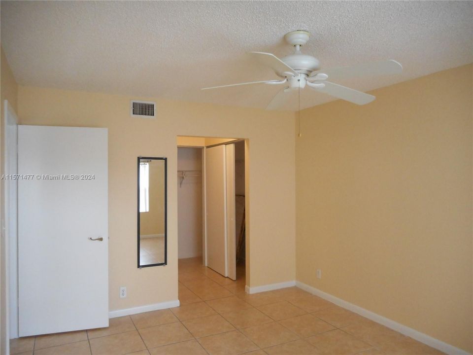 Active With Contract: $1,895 (2 beds, 2 baths, 798 Square Feet)