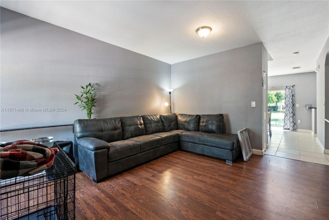 For Sale: $390,500 (4 beds, 2 baths, 1651 Square Feet)