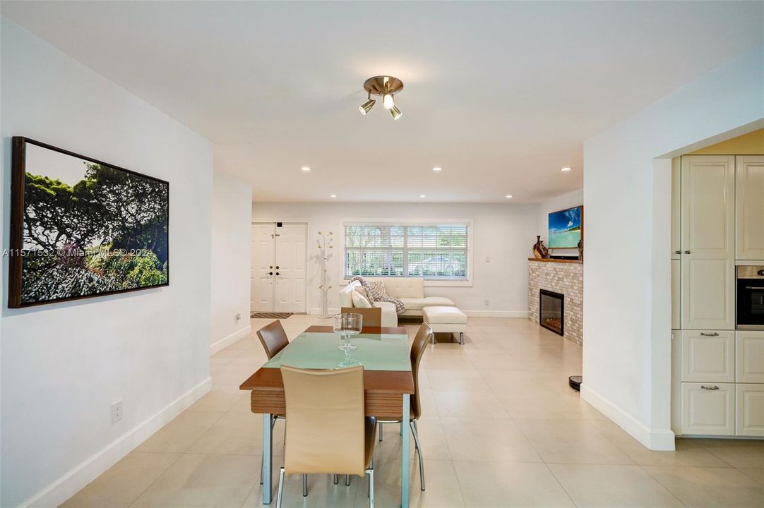 Active With Contract: $735,000 (4 beds, 2 baths, 1584 Square Feet)