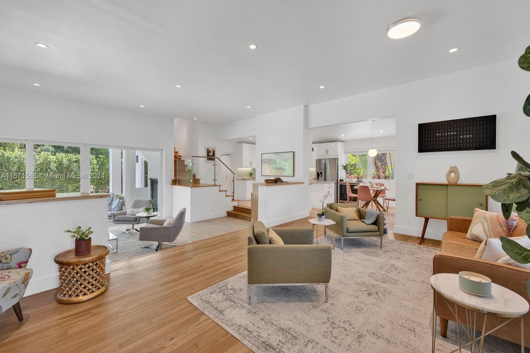 Active With Contract: $2,200,000 (5 beds, 4 baths, 2558 Square Feet)