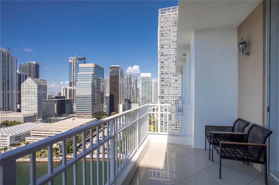 For Sale: $1,250,000 (3 beds, 2 baths, 1573 Square Feet)