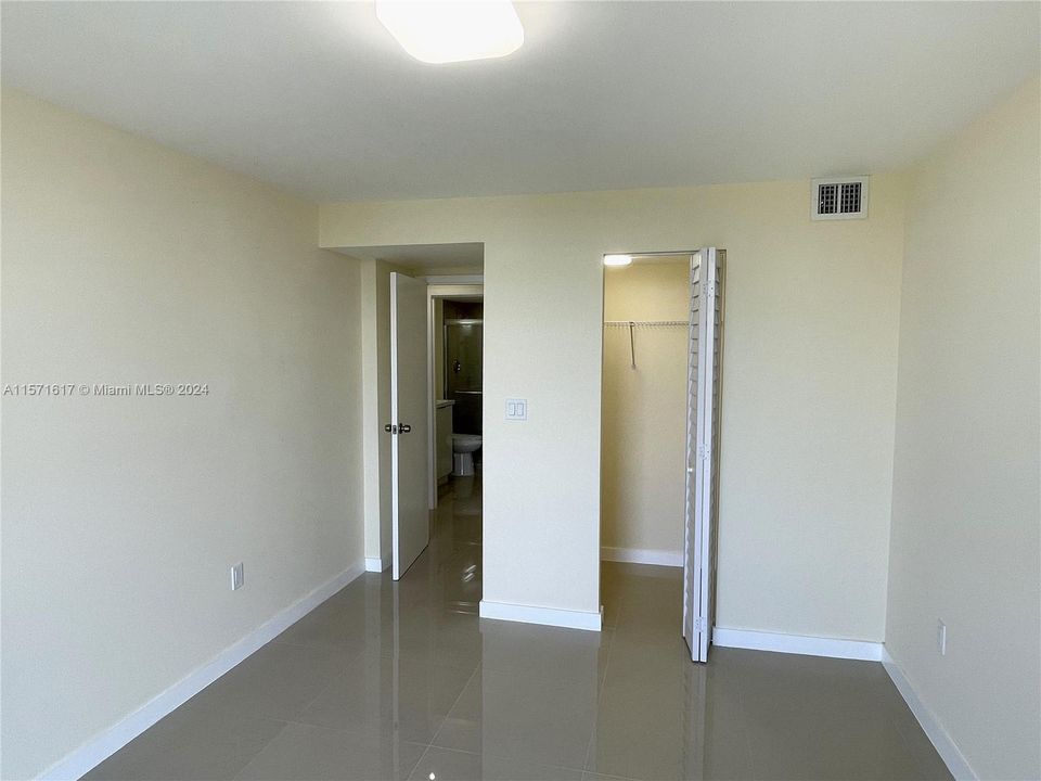 Recently Rented: $2,350 (2 beds, 2 baths, 1040 Square Feet)