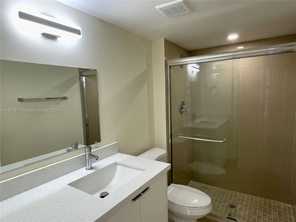 最近租的: $2,350 (2 贝兹, 2 浴室, 1040 平方英尺)
