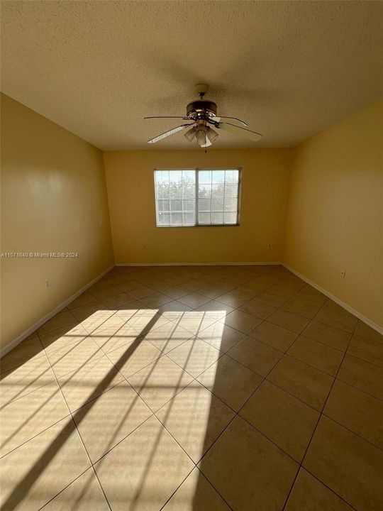 For Sale: $299,000 (2 beds, 2 baths, 1246 Square Feet)