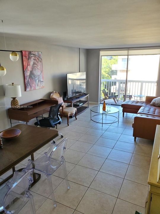 Recently Rented: $2,600 (1 beds, 1 baths, 805 Square Feet)