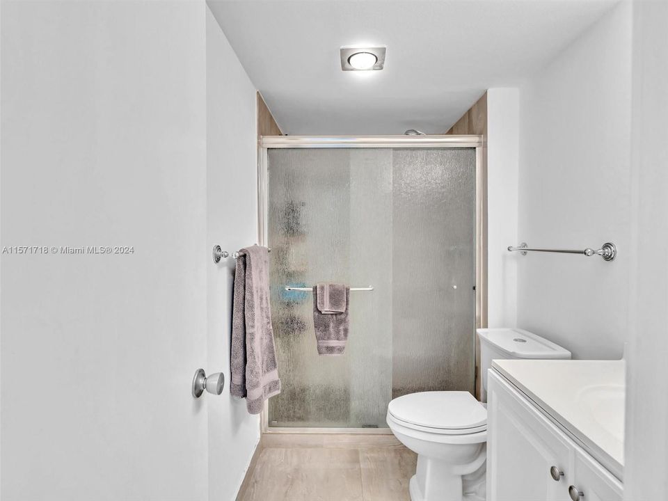 待售: $380,000 (2 贝兹, 2 浴室, 1144 平方英尺)
