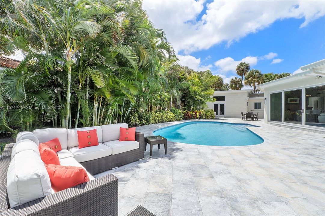 Recently Sold: $3,999,990 (4 beds, 4 baths, 4134 Square Feet)