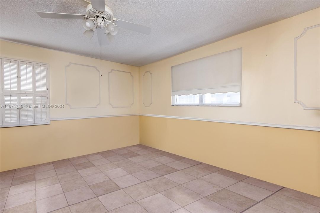 For Sale: $305,000 (2 beds, 2 baths, 1110 Square Feet)