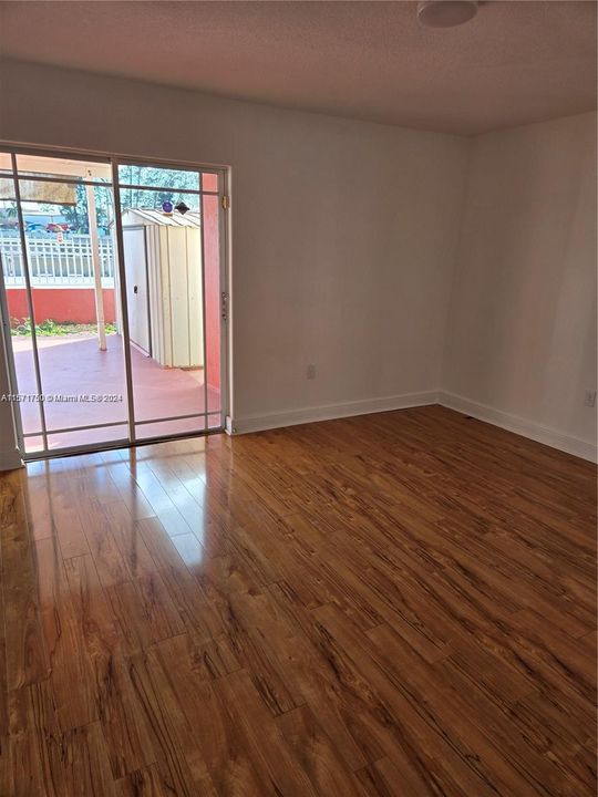 Recently Rented: $2,500 (3 beds, 2 baths, 1190 Square Feet)