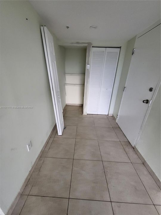 Active With Contract: $2,100 (2 beds, 2 baths, 780 Square Feet)