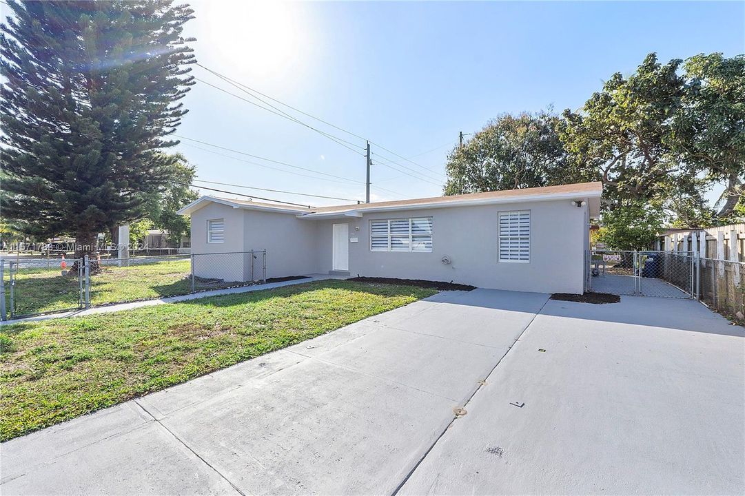 For Sale: $599,000 (3 beds, 2 baths, 1513 Square Feet)