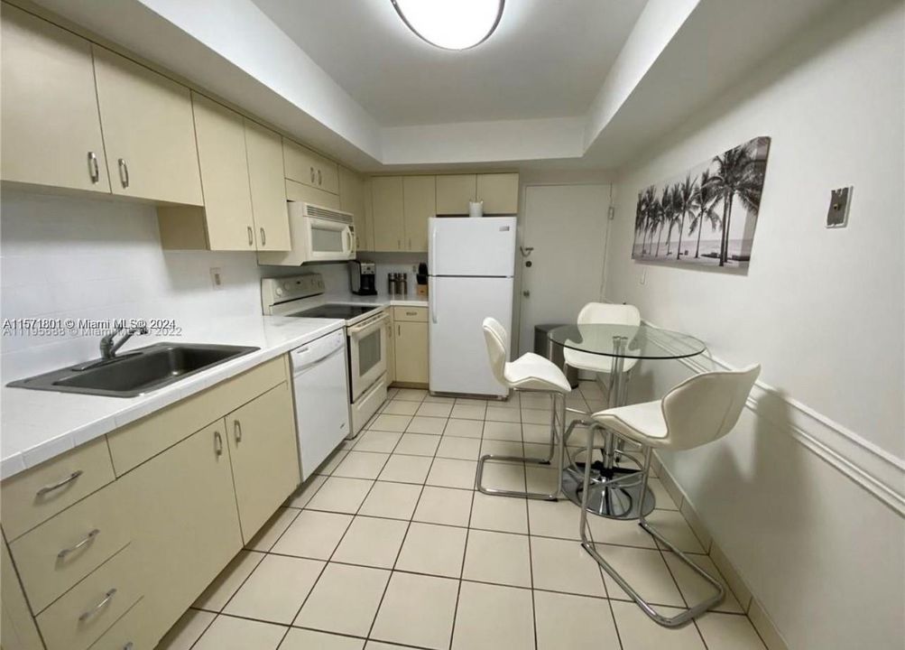 For Rent: $3,100 (2 beds, 2 baths, 1177 Square Feet)