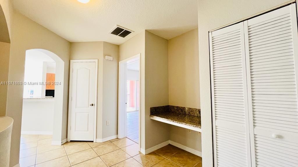 For Rent: $2,100 (2 beds, 2 baths, 1350 Square Feet)