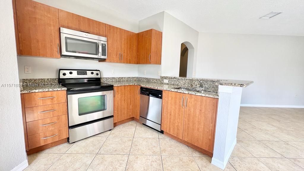 For Rent: $2,100 (2 beds, 2 baths, 1350 Square Feet)