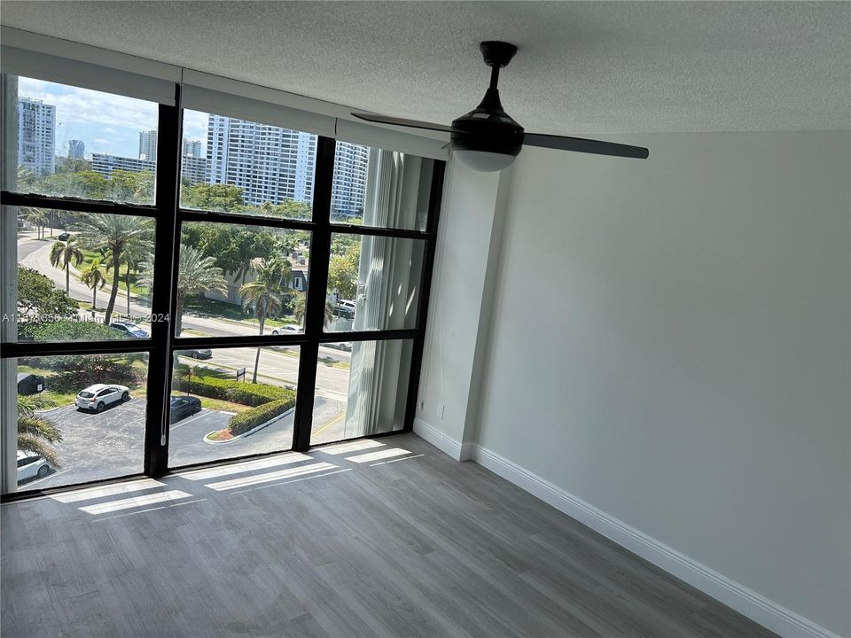 Active With Contract: $3,500 (3 beds, 2 baths, 1430 Square Feet)