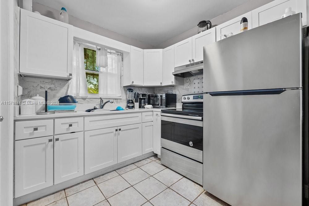 Active With Contract: $575,000 (4 beds, 2 baths, 1728 Square Feet)