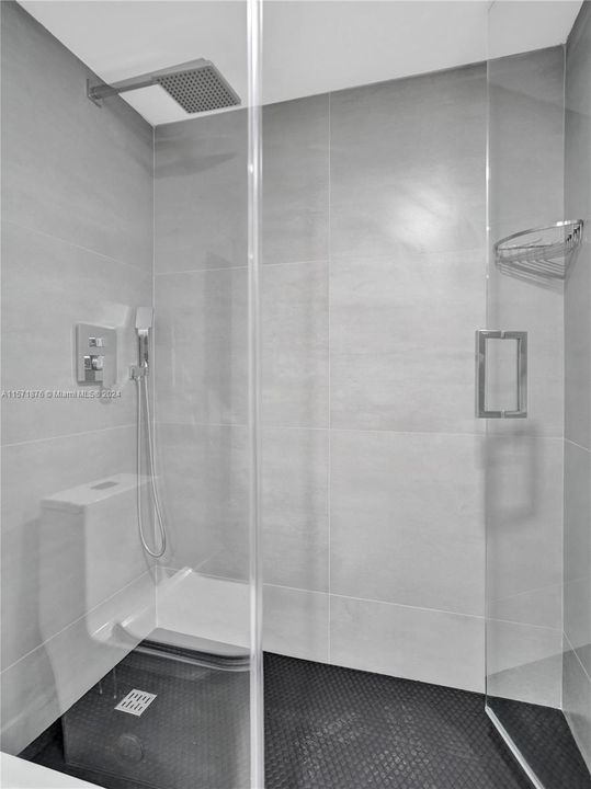 出租: $2,600 (2 贝兹, 2 浴室, 1150 平方英尺)