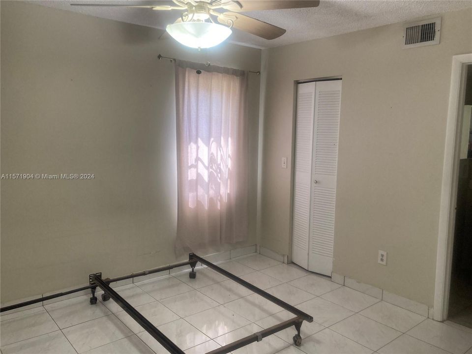 For Sale: $289,900 (2 beds, 2 baths, 770 Square Feet)