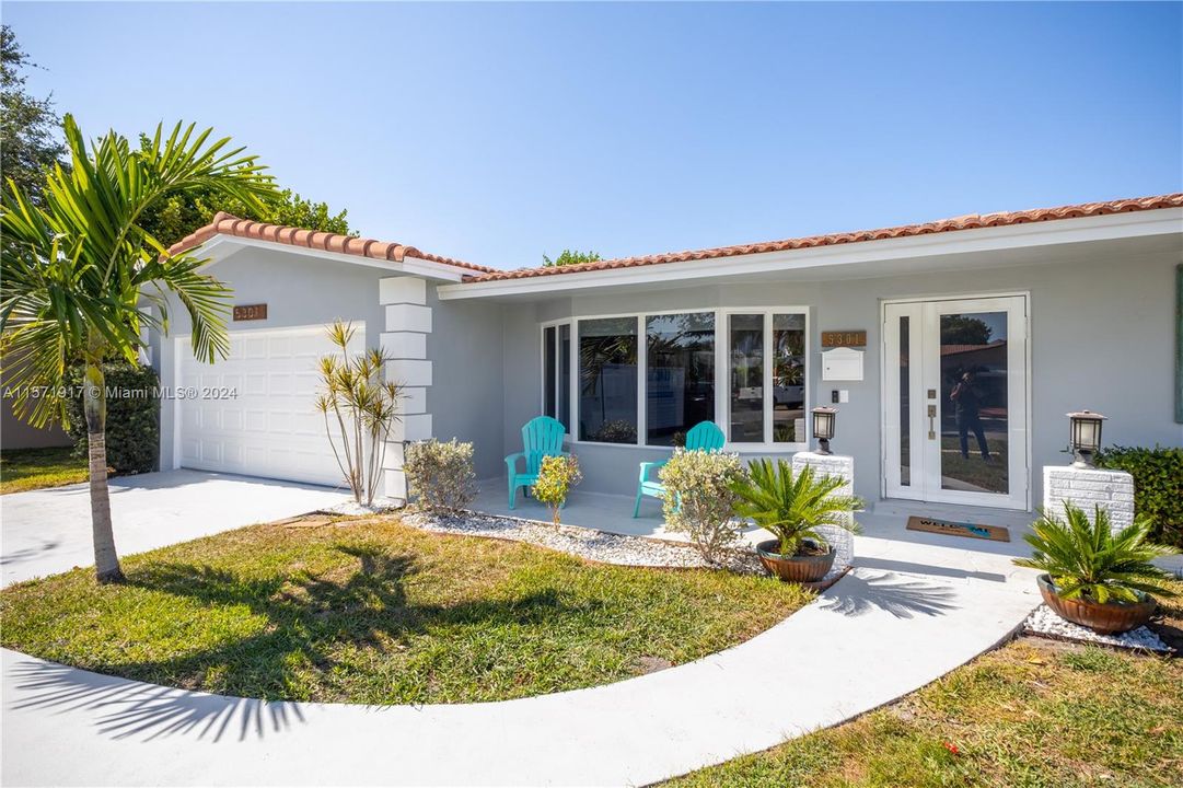 Active With Contract: $849,900 (4 beds, 3 baths, 2036 Square Feet)