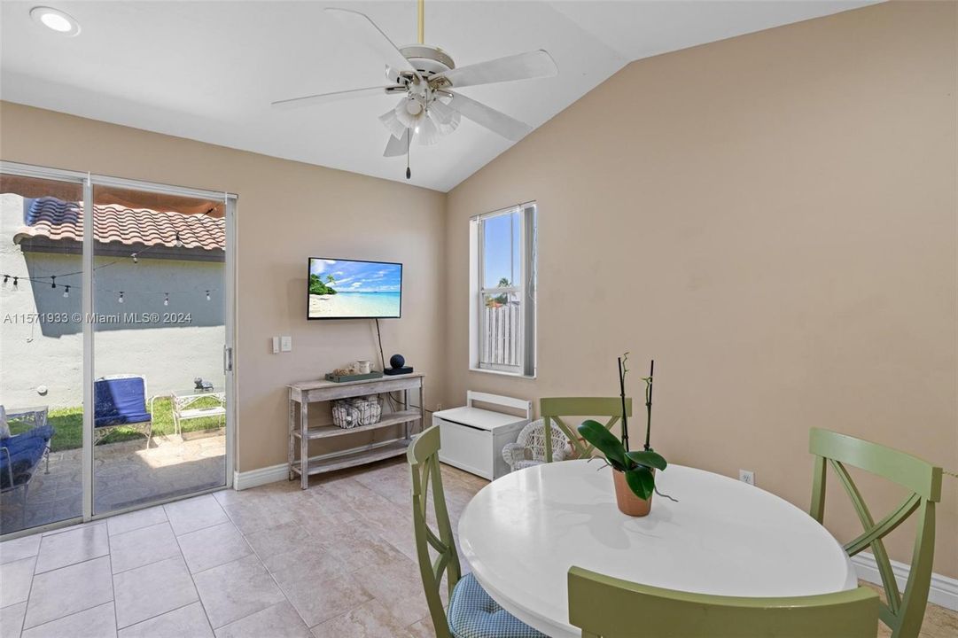 Active With Contract: $598,000 (3 beds, 2 baths, 1568 Square Feet)